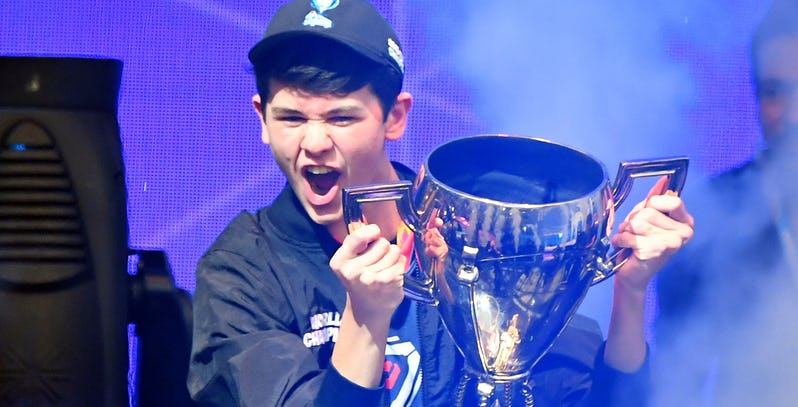 Vô địch Fornite World Cup, cậu bé 16 tuổi ẵm ngay 3 triệu USD