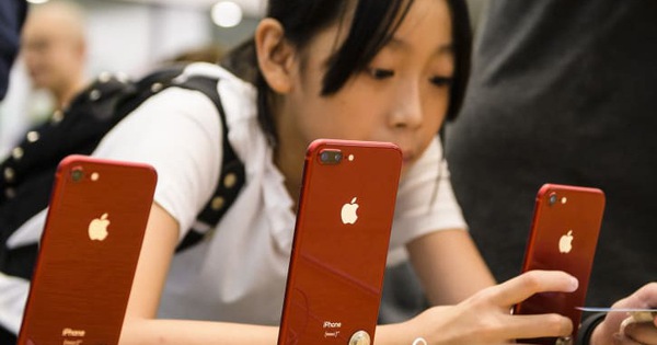 Miệng hô hào tẩy chay, tay vẫn xuống tiền cho Apple, iPhone bán chạy 