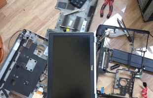Rảnh rỗi ở nhà, game thủ Việt phá bung laptop rồi dựng thành một case PC mới