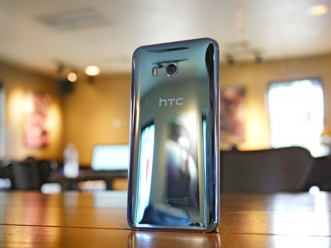 Rộ tin HTC U12+ ra mắt trong tháng 5/2018