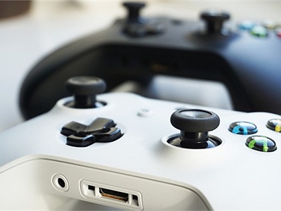 Những lí do khiến Xbox One và Xbox 360 là 2 loại tay cầm bạn nên dùng khi chơi game trên PC