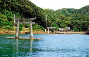 Thăm đảo Tsushima ngoài đời thực, giống và khác gì với trong game?