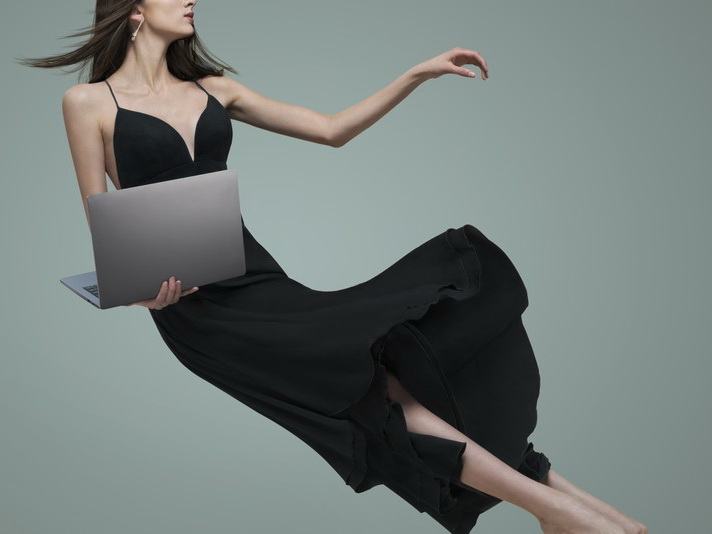 Laptop mỏng nhẹ Xiaomi Mi Laptop Air 13,3 inch giá 21,99 triệu đồng