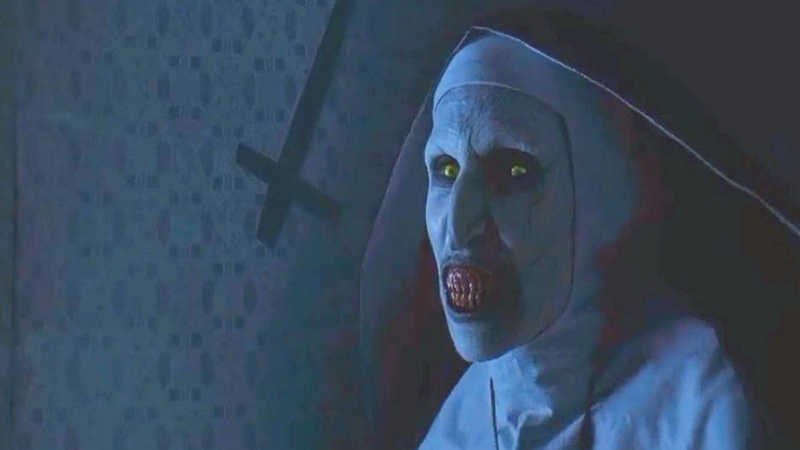 Đạo diễn phim ma sơ The Nun gặp ma thật khi đang quay phim