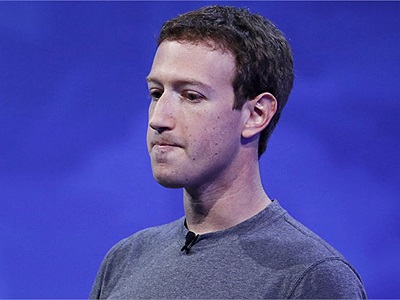 CEO Facebook Mark Zuckerberg bị yêu cầu phải từ chức