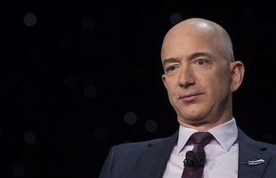 Tỉ phú giàu nhất thế giới Jeff Bezos bị đe dọa công khai ảnh khỏa thân