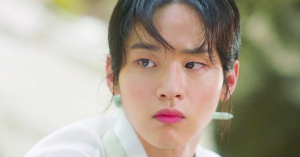 Jang Dong Yoon (Tiểu Sử Chàng Nok Du) giả gái quá đẹp, đố ai mà không thốt lên: 