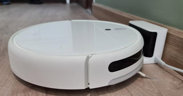 Robot hút bụi, lau nhà giá 7,5 triệu của Xiaomi ở VN: Thông minh, sạch