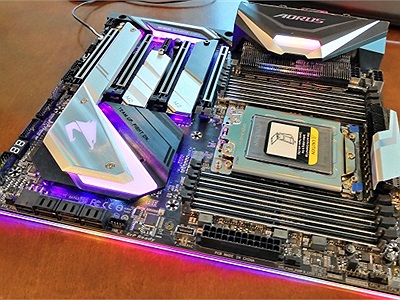 Lộ diện Gigabyte X399 AORUS Extreme Bo mạch chủ đầu tiên hỗ trợ Chip 32 nhân đến từ AMD