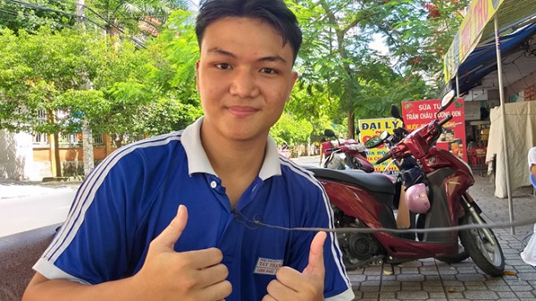 Quảng Bình: Chàng trai phụ hồ trúng tuyển đại học như mơ ước