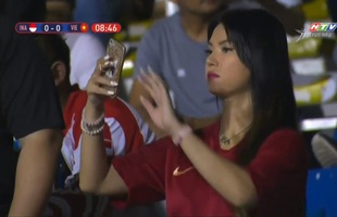 Có thánh nữ Maria Ozawa đến giương cờ ủng hộ, Indonesia vẫn thua đậm Việt Nam trong trận chung kết Seagames 30
