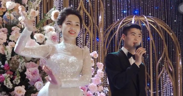 Lộ clip chú rể Duy Mạnh hát cực ngọt ở hôn lễ, nhưng phần 