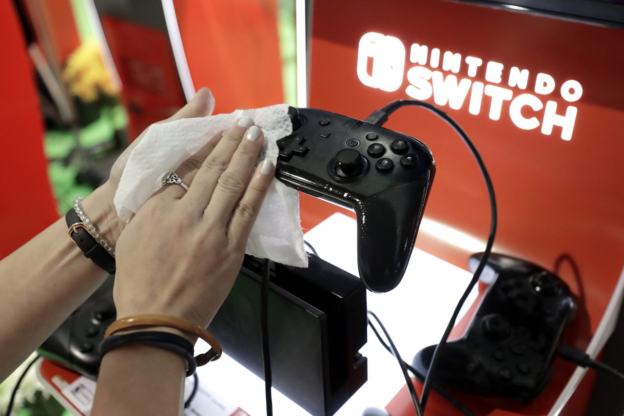 Nintendo kêu gọi khách hàng dừng dùng cồn vệ sinh Switch