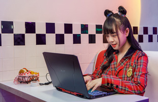 Acer Nitro 5 là một trong những laptop trang bị vi xử lý Intel Core i thế hệ 11 đầu tiên tại Việt Nam, giá từ 23,49 triệu đồng