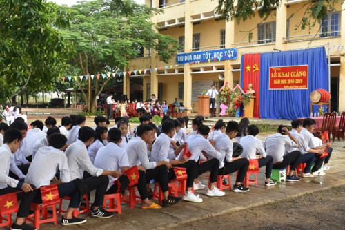 Tây Ninh: Giải thể, sát nhập 5 trường THPT công lập