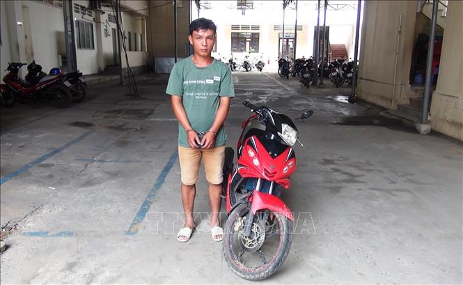 Tây Ninh: Bắt đối tượng trộm xe mô tô tại bờ kênh, thay biển số chuẩn bị đi tiêu thụ