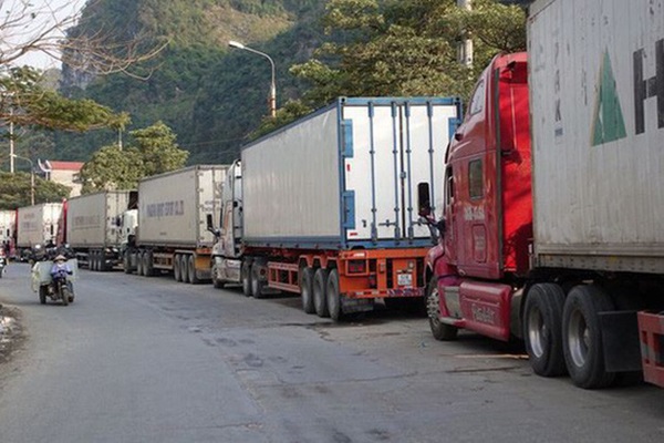 Trung Quốc: Đề nghị ôtô Việt Nam qua cửa khẩu phải gắn biển số điện tử của họ