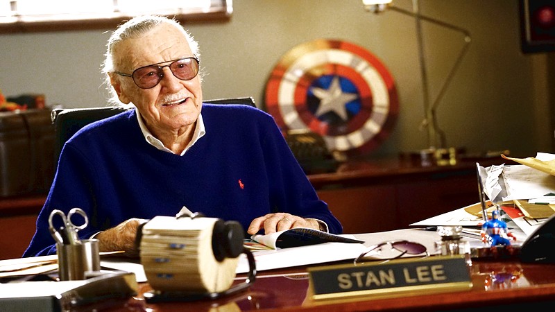 Stan Lee - Cha đẻ của Spider-Man, X-Men và vô số siêu anh hùng Marvel, mất ở tuổi 95