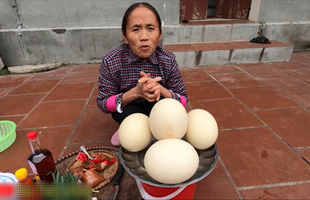 Bà Tân Vlog làm món trứng đà điểu khổng lồ, cộng đồng mạng nhanh mắt nhận ra sự kết hợp dễ gây ngộ độc của món ăn