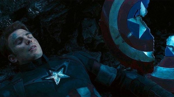 Tại sao Thanos có thể chém vỡ khiên của Captain America?
