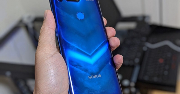 Honor đăng đàn châm biếm loạt iPhone 11 Pro