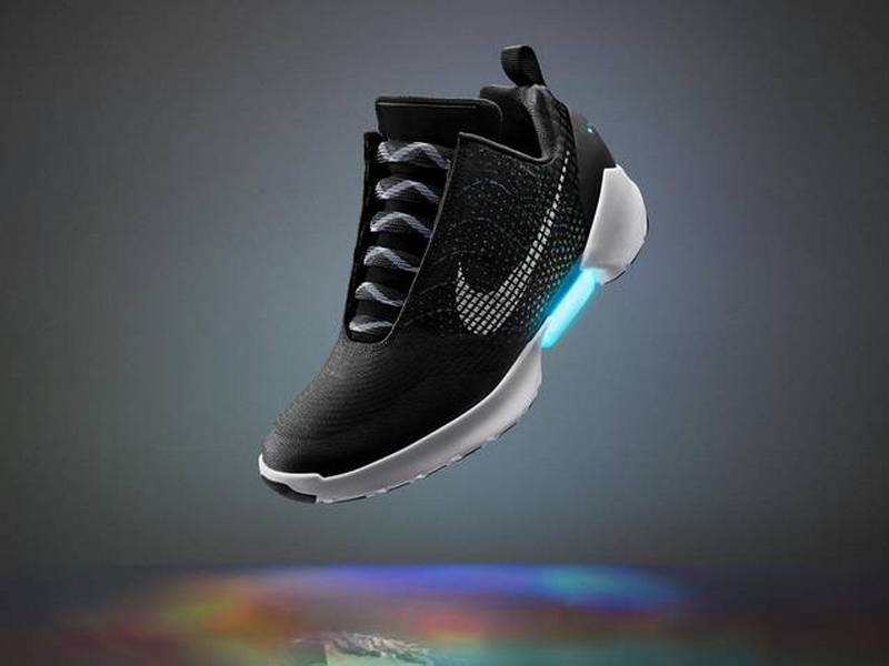 Nike sắp ra mắt giày bóng rổ có thể điều khiển qua smartphone