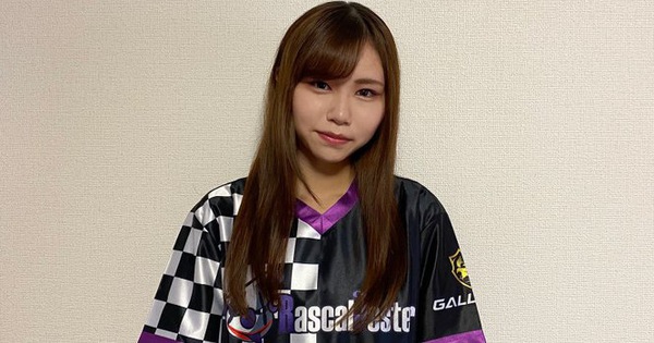 LMHT chuyên nghiệp Nhật Bản phát sốt với sự xuất hiện của nữ game thủ xinh đẹp chỉ mới 17 tuổi