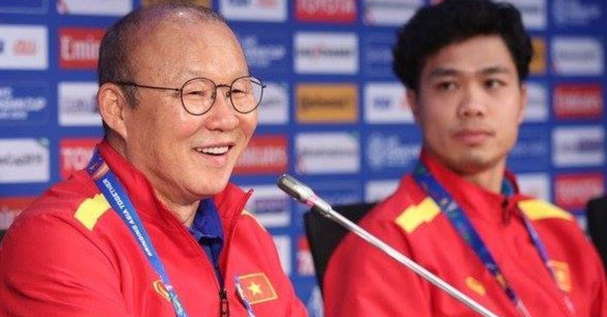 Làm nên lịch sử cho bóng đá Việt Nam nhưng HLV Park Hang Seo vẫn phải đứng sau người này