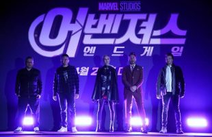 Robert Downey Jr. chào sân với điệu nhảy lạ lùng trong họp báo Avengers: Endgame tại Seoul, Hàn Quốc