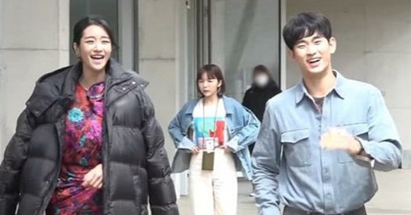 Tan chảy khoảnh khắc Kim Soo Hyun vội vàng khoác áo cho Seo Ye Ji ở hậu trường Điên Thì Có Sao