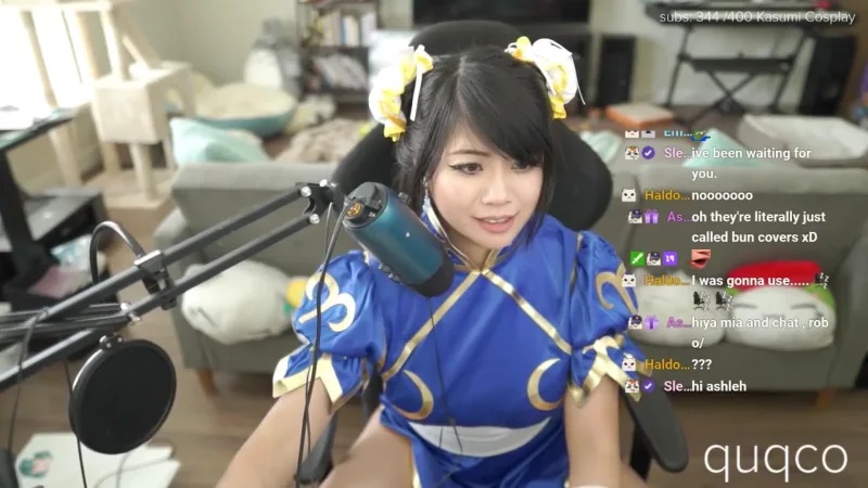 Cosplay Chun-Li khi livestream, nữ streamer bị Twitch 