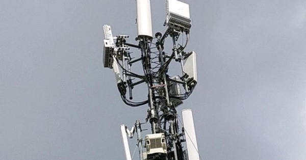 NÓNG: Mạng 5G chính thức phủ sóng khu vực đầu tiên tại TP.HCM, miễn phí trải nghiệm