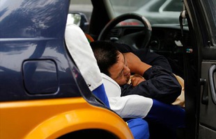 Lạ kỳ như người Nhật: Thuê xe ô tô giá cao để làm tất cả mọi việc, trừ... lái xe