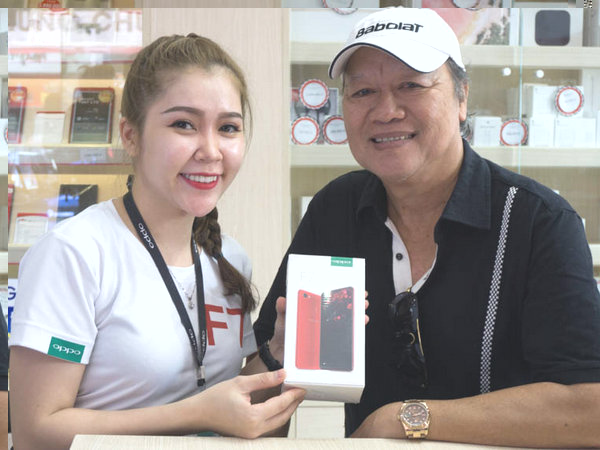 FPT Shop t­ưng bừng mở bán smartphone tai thỏ Oppo F7