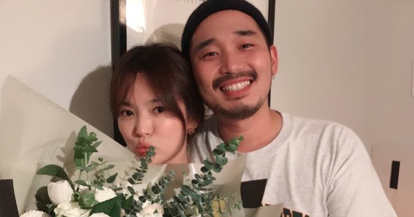 Song Hye Kyo đón sinh nhật độc thân đầu tiên hậu ly hôn ngàn tỷ, chu môi nhí nhảnh bên người bạn thân thiết