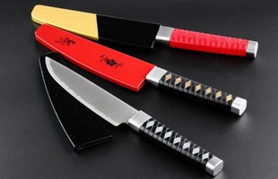 Người Nhật vừa phát minh lại kiếm samurai với kích thước chỉ bằng một con dao làm bếp, độ sắc bén thì khỏi bàn