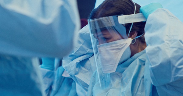 Giữa tâm bão virus viêm phổi hoành hành, Netflix tung series về đại dịch cúm