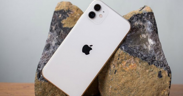 Người dùng lại thỏa thích mua iPhone 11 Pro từ Apple