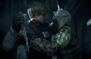Resident Evil 2 Remake tự điều chỉnh độ khó theo trình độ người chơi; việc đóng ván chặn cửa sổ rất quan trọng