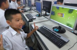 Một trường tiểu học tại Hà Nội đưa Minecraft làm môn học ứng dụng phép tính vào bài tập xây dựng