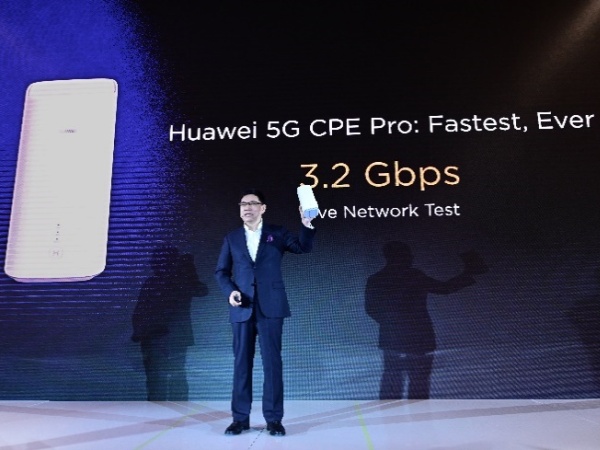 Huawei trình làng router tiên phong với công nghệ 5G