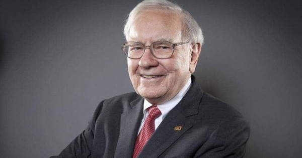 Cuối cùng tỷ phú Warren Buffett cũng chịu dùng iPhone, bỏ chiếc điện thoại 