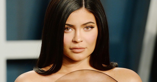 Sau 1 năm, Kylie Jenner mới tiết lộ lý do gây sốc khi vắng mặt tại PFW năm ngoái: 