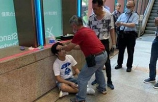 Spoil Endgame ngoài cổng rạp chiếu phim, một thanh niên Hong Kong bị đấm không trượt phát nào