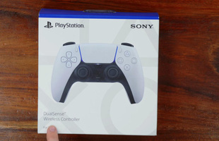 Mở hộp và trên tay tay cầm DualSense mới của PS5, đẹp, dễ cầm và nhiều tính năng