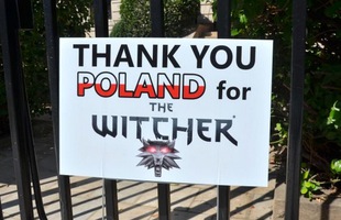 Nhờ chơi The Witcher 3, game thủ chiến thắng bệnh ung thư và treo biển cảm ơn trước đại sứ quán Ba Lan