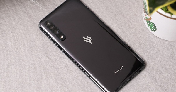 Vsmart Lux giá 20 triệu biệt tăm: Vì sao Vsmart chuyển từ smartphone cao cấp sang tập trung tổng lực vào smartphone giá mềm?
