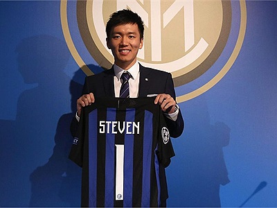 Ngắm loạt ảnh tựa soái ca của tân chủ tịch 9X Inter Milan, con trai tỷ phú Trung Quốc